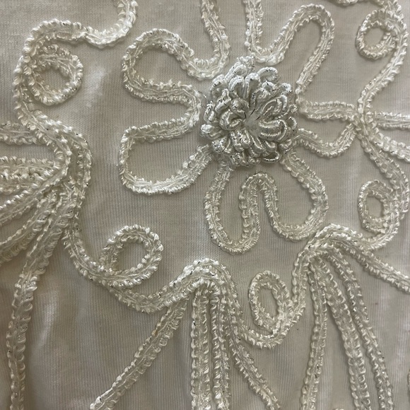 Lauren Michele EUC short sleeve white top - Picture 3 of 4